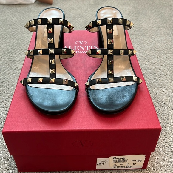 Authentic Valentino block heel sandal - Picture 1 of 4